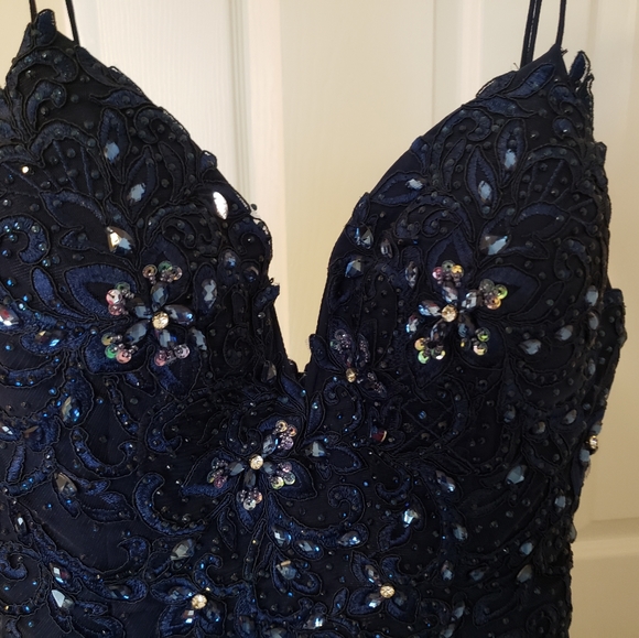 White by Soieblu Prom dress - Picture 5 of 6